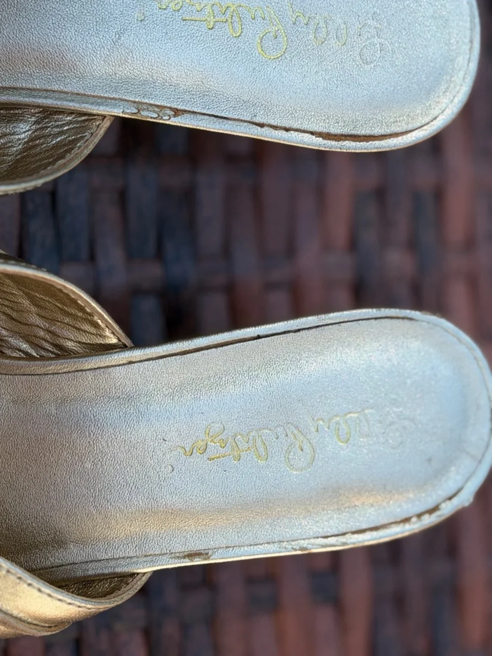 Lilly Pulitzer McKim Sandals Womens 8.5 Gold Metallic Wedge Thong